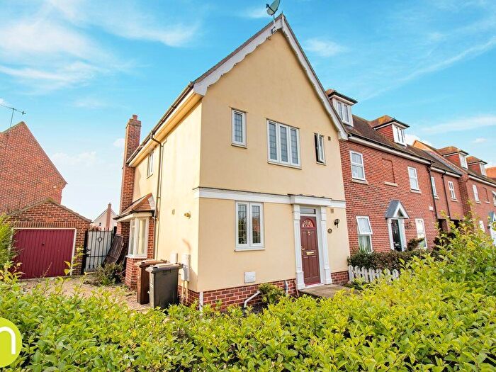 3 Bedroom Semi-Detached House To Rent In Elmstead Road, Colchester, Essex, CO4