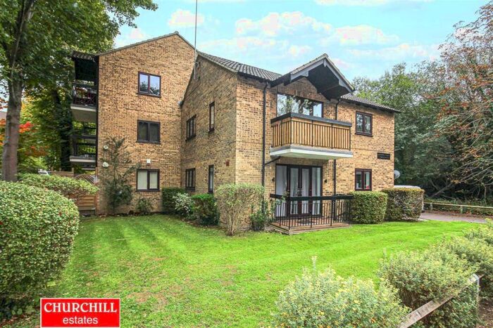1 Bedroom Flat To Rent In Bancroft Court, Epping New Road, Buckhurst Hill, IG9