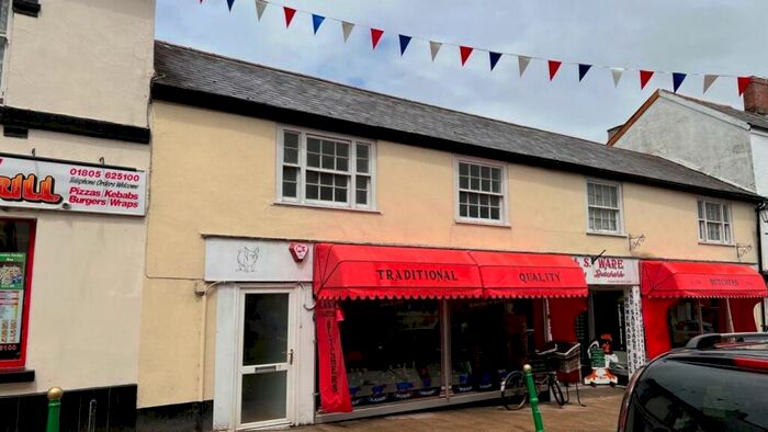 2 Bedroom Flat To Rent In South Street, Great Torrington, Devon, EX38