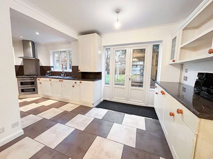 5 Bedroom Detached House For Sale In Crofton Avenue, Bexley, DA5