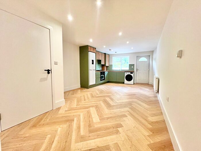 1 Bedroom Flat To Rent In London Road, Camberley, GU15