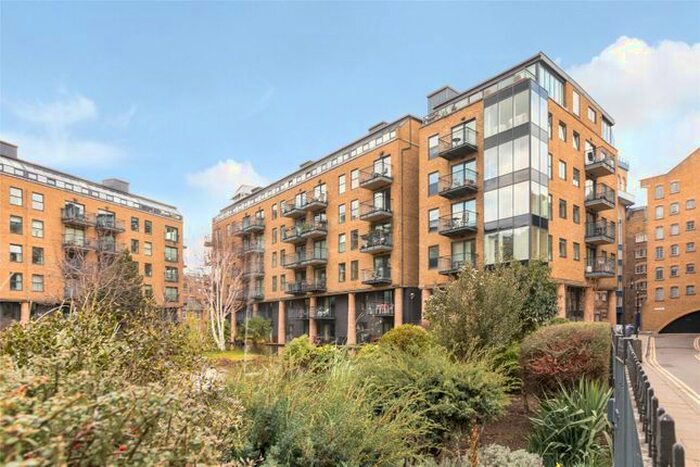 2 Bedroom Flat To Rent In Providence Square, Shad Thames, SE1