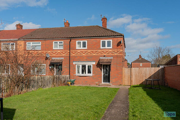 2 Bedroom End Of Terrace House For Sale In Pooltown Road, Ellesmere Port, CH65