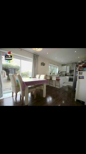 4 Bedroom House To Rent In Fryent Grove, London, NW9
