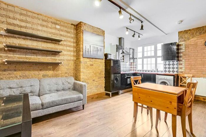 2 Bedroom Flat To Rent In Prince Of Wales Passage, Euston, NW1