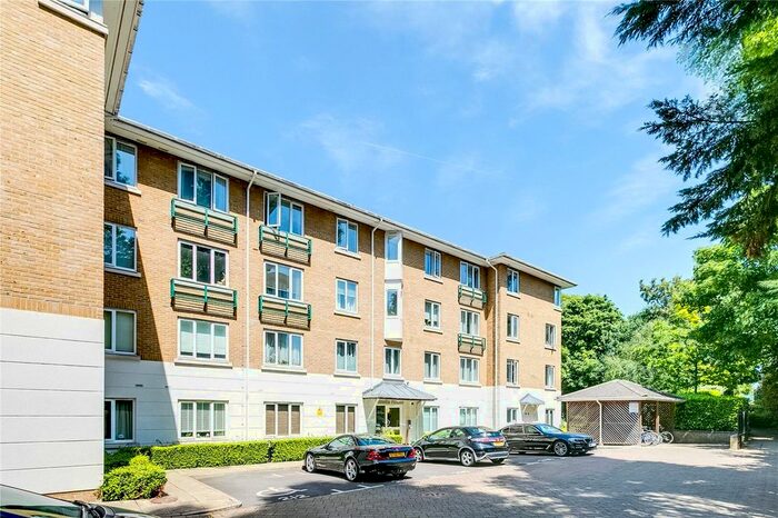 2 Bedroom Flat To Rent In Amelia House, Strand Drive, TW9