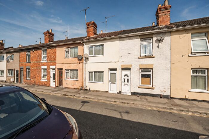 2 Bedroom Terraced House For Sale In Albion Street, Swindon, SN1