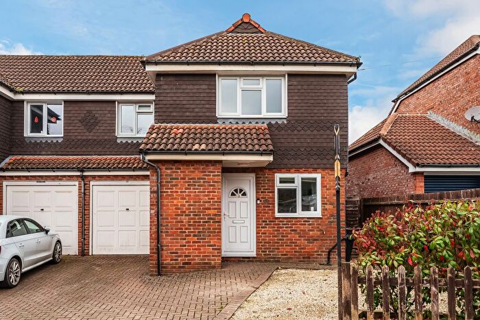 3 Bedroom Semi Detached House For Sale In Kingswood Road, Dunton Green, Sevenoaks, Kent, TN13