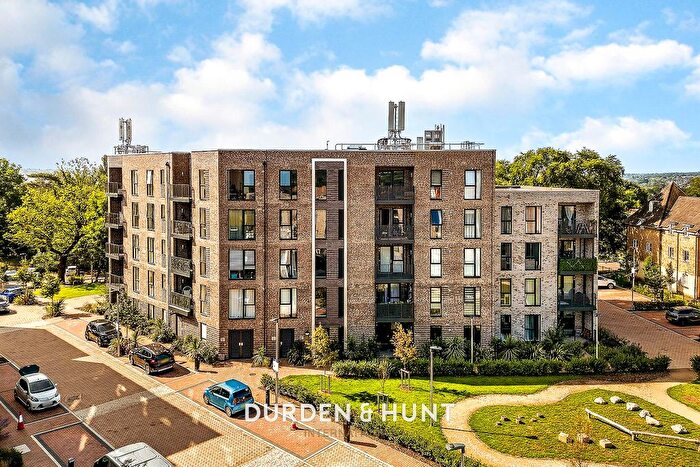 2 Bedroom Flat For Sale In Academy Way, Loughton, IG10