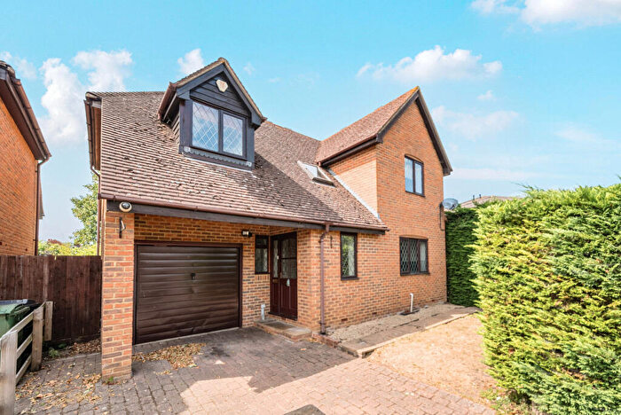 4 Bedroom Detached House For Sale In The Bevers, Mortimer, Reading, Berkshire, RG7