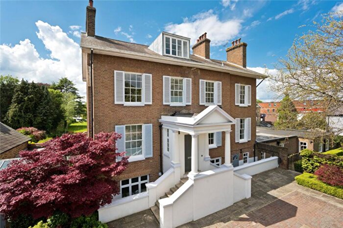 7 Bedroom Detached House To Rent In Hampton Court Road, East Molesey, Surrey, KT8