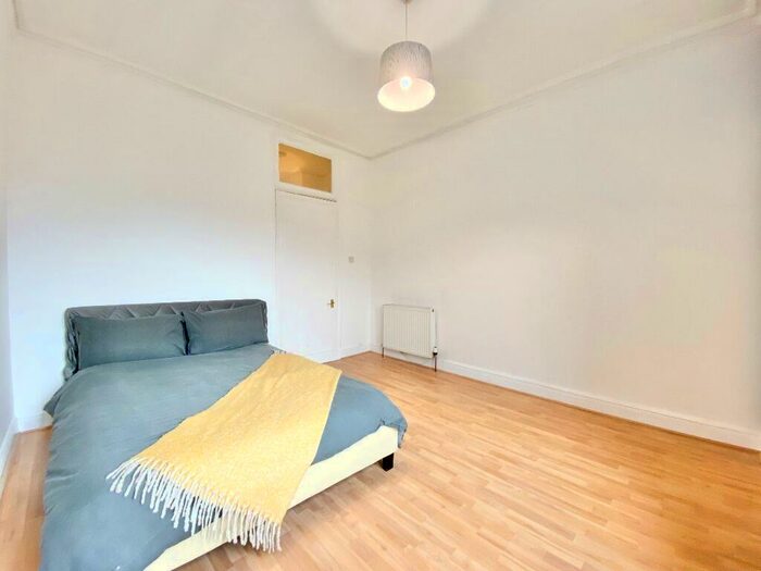 1 Bedroom Flat To Rent In New Street, Paisley, Renfrewshire, PA1