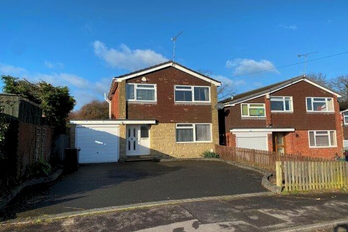 3 Bedroom Property To Rent In Dacombe Drive, Poole, BH16