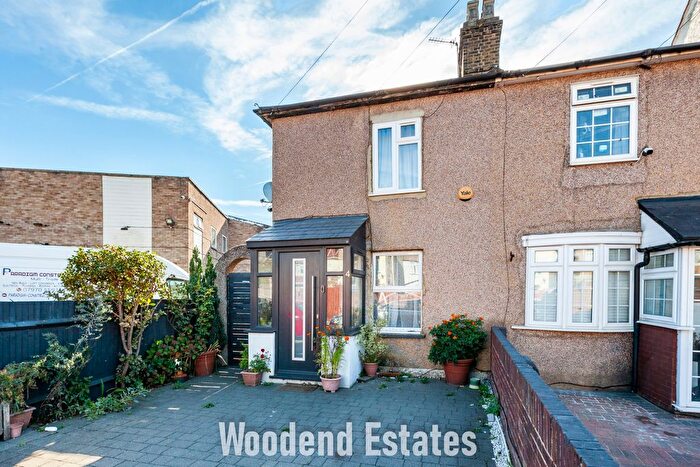 2 Bedroom Semi Detached House For Sale In Golden Crescent, Hayes, UB3