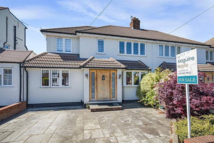 5 Bedroom Semi-Detached House For Sale In Dartmouth Road, Hayes, BR2