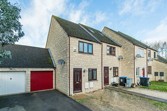 2 Bedroom End Of Terrace House To Rent In Stow Avenue, Witney, OX28