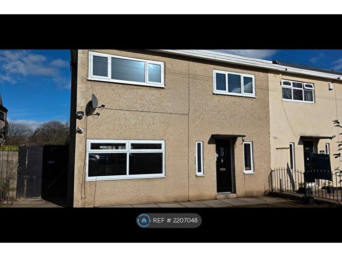 3 Bedroom Semi-Detached House To Rent In Northdale Crescent, Bradford, BD5