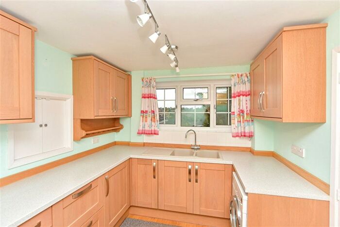 3 Bedroom Detached House For Sale In Prince Charles Avenue, Walderslade, Chatham, Kent, ME5