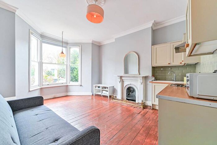 2 Bedroom Flat For Sale In Wilberforce Road, , Islington, London, N4