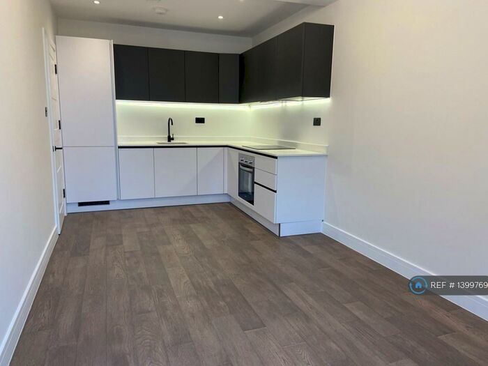 1 Bedroom Flat To Rent In Ballards Lane, London, N3