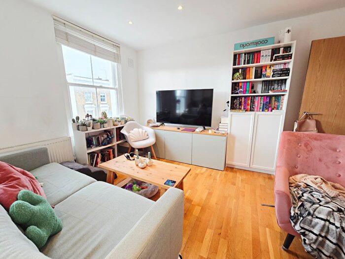 1 Bedroom Flat To Rent In Packington Street, Islington, N1