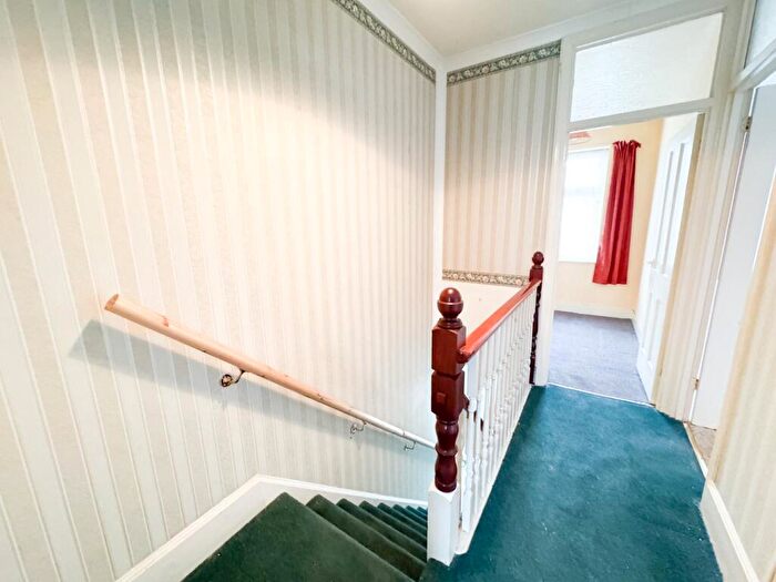3 Bedroom Terraced House For Sale In Meadow Road, Gravesend, Kent, DA11
