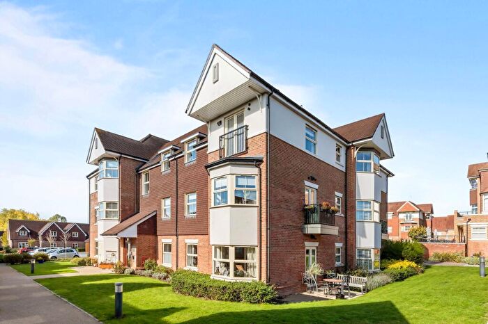2 Bedroom Retirement Property For Sale In Durrants Drive, Faygate, RH12