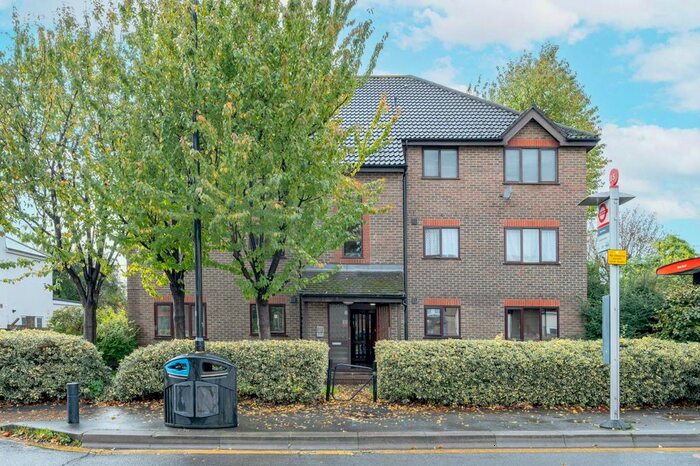 Studio To Rent In Ealing Road, Brentford, TW8