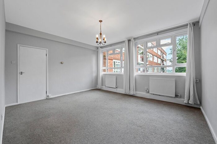 3 Bedroom Flat To Rent In Albert Drive, London, SW19