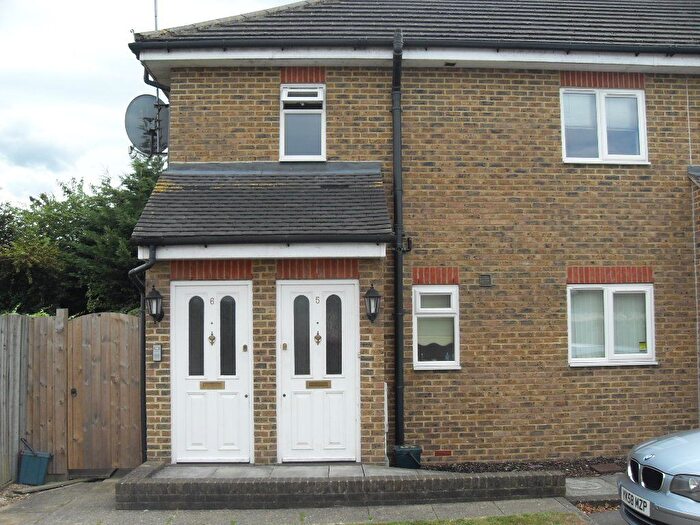 1 Bedroom Flat To Rent In Staines Road West, Ashford, TW15