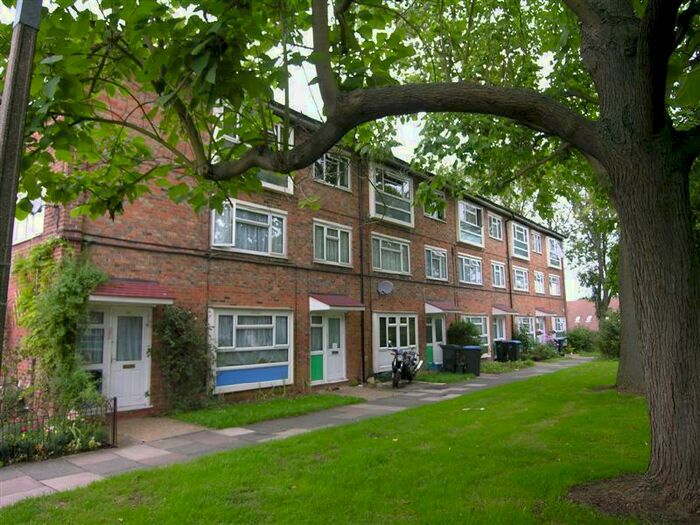 1 Bedroom Flat To Rent In The Hides, CM20