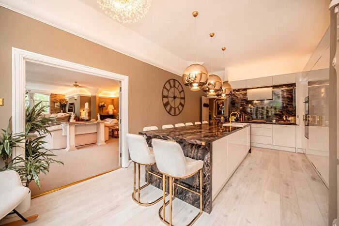 3 Bedroom Flat For Sale In Telfords Yard, Wapping, E1W