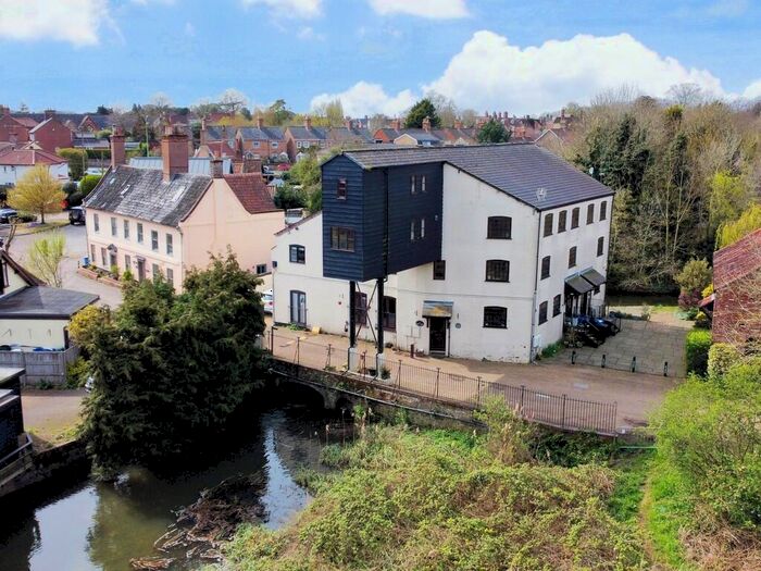 4 Bedroom Barn Conversion For Sale In Millstream House, The Watermill, Staithe Road, NR35