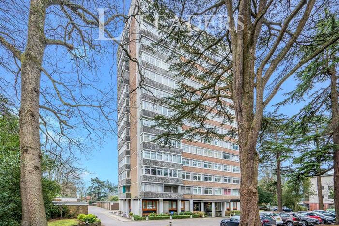 2 Bedroom Flat To Rent In Brampton Tower, Bassett Avenue, Southampton, SO16