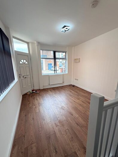 3 Bedroom End Of Terrace House To Rent In Ruding Road, Leicester, LE3