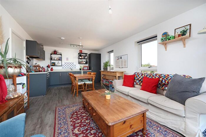 2 Bedroom Apartment For Sale In Flatts Close, Stoke Gifford, Bristol, BS34