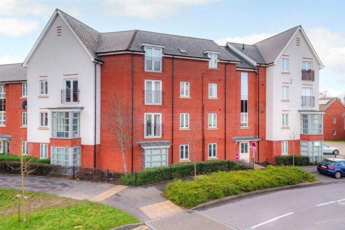 2 Bedroom Apartment For Sale In Whitlock Avenue, Wokingham, Berkshire, RG40