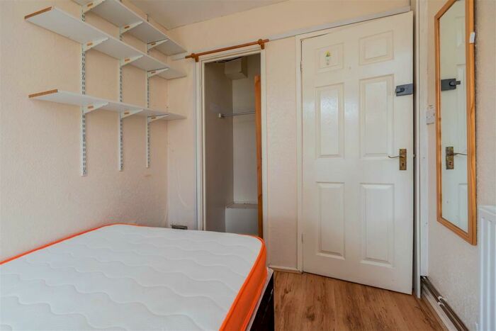 3 Bedroom Flat To Rent In Hubert Croft, Birmingham, B29