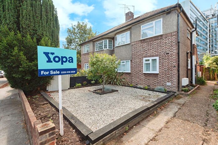 2 Bedroom Maisonette For Sale In Cheltenham Avenue, Twickenham, TW1