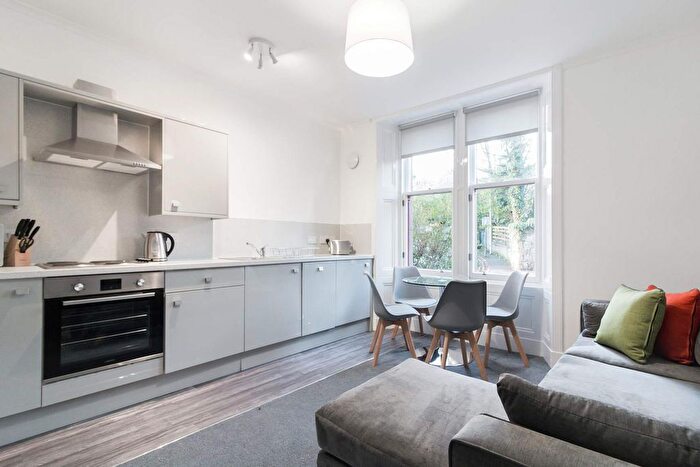 2 Bedroom Flat To Rent In Roseangle, Dundee, DD1