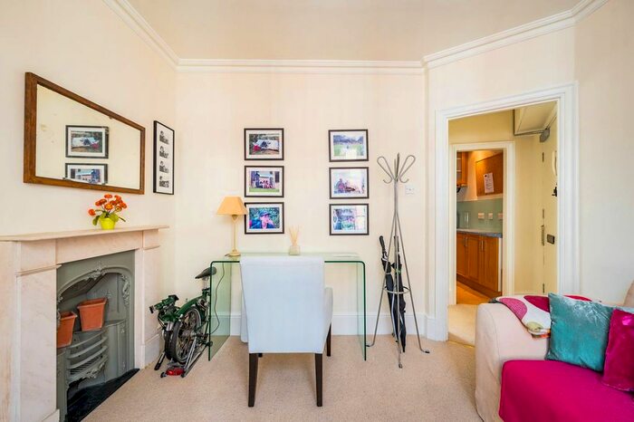1 Bedroom Flat To Rent In Carrington Street, Mayfair, London, W1J