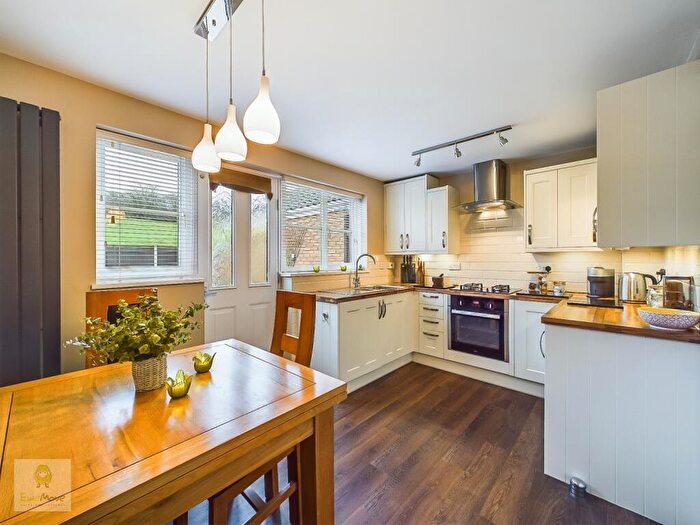 2 Bedroom Semi-Detached House For Sale In Sallow Close, St. Marys Island, Chatham, Kent, ME4