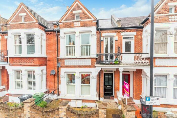 2 Bedroom Flat To Rent In Hawarden Grove, Herne Hill, London, SE24