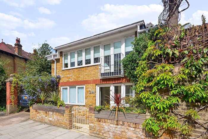 2 Bedroom Detached House To Rent In Beechwood Ave, Kew, Richmond, TW9