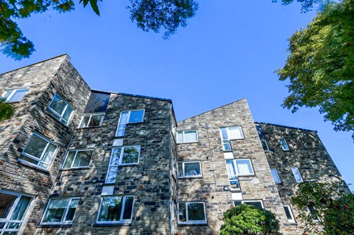 2 Bedroom Apartment For Sale In Marlowe Court, Renton Drive, Leeds, West Yorkshire, LS20