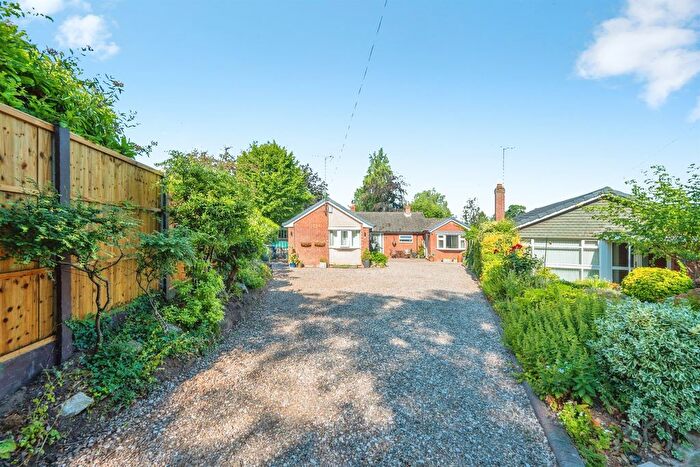 4 Bedroom Detached Bungalow For Sale In Johnson Close, Lichfield, WS13