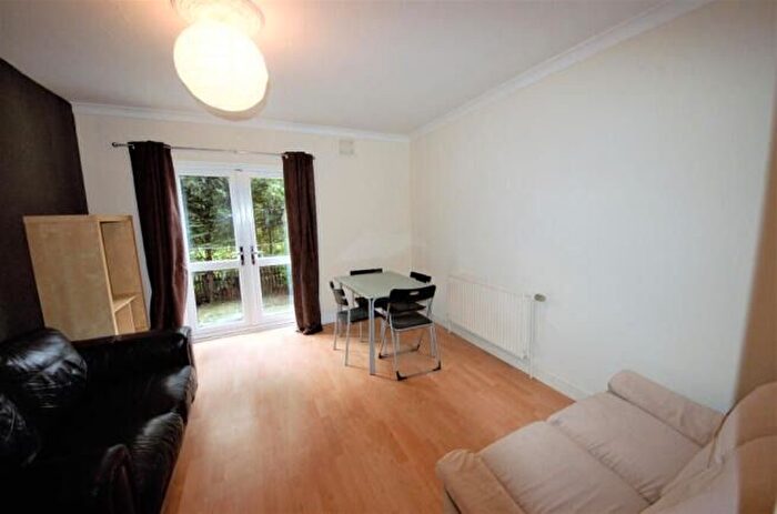 3 Bedroom Flat To Rent In Northdown Street, London, N1