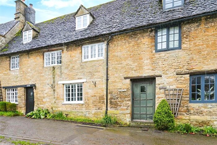 2 Bedroom Terraced House For Sale In The Hill, Burford, Oxfordshire, OX18