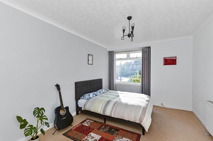 2 Bedroom Flat For Sale In Carrick Knowe Gardens, Carrick Knowe, Edinburgh, EH12