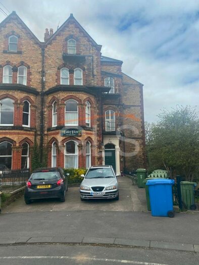 1 Bedroom Flat To Rent In Flat, Grosvenor Road, Scarborough, North Yorkshire, YO11